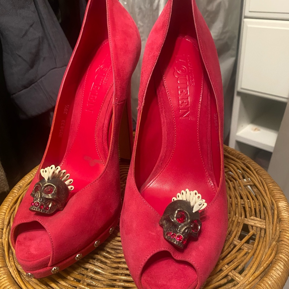 ALEXANDER MCQUEEN SKULL HEALS
